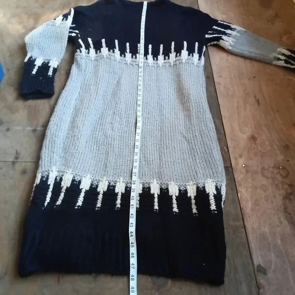 Venus Long Cardigan - Picture 9 of 9